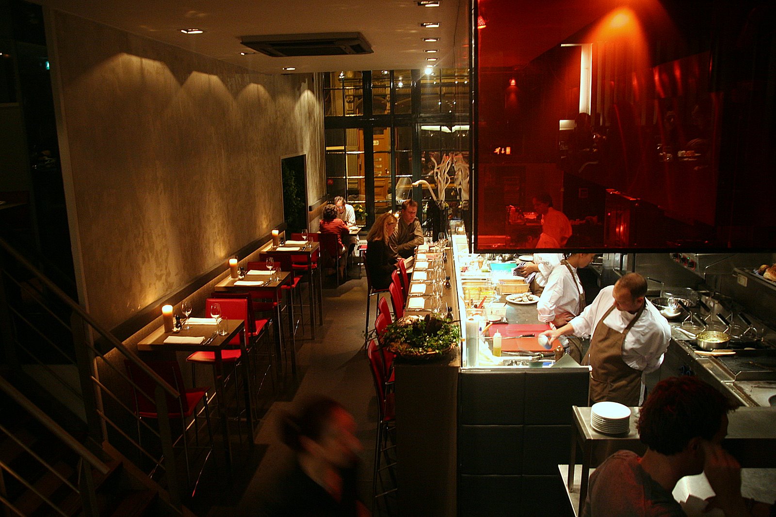 Restaurant Looks - Full Service by CuttingEdge